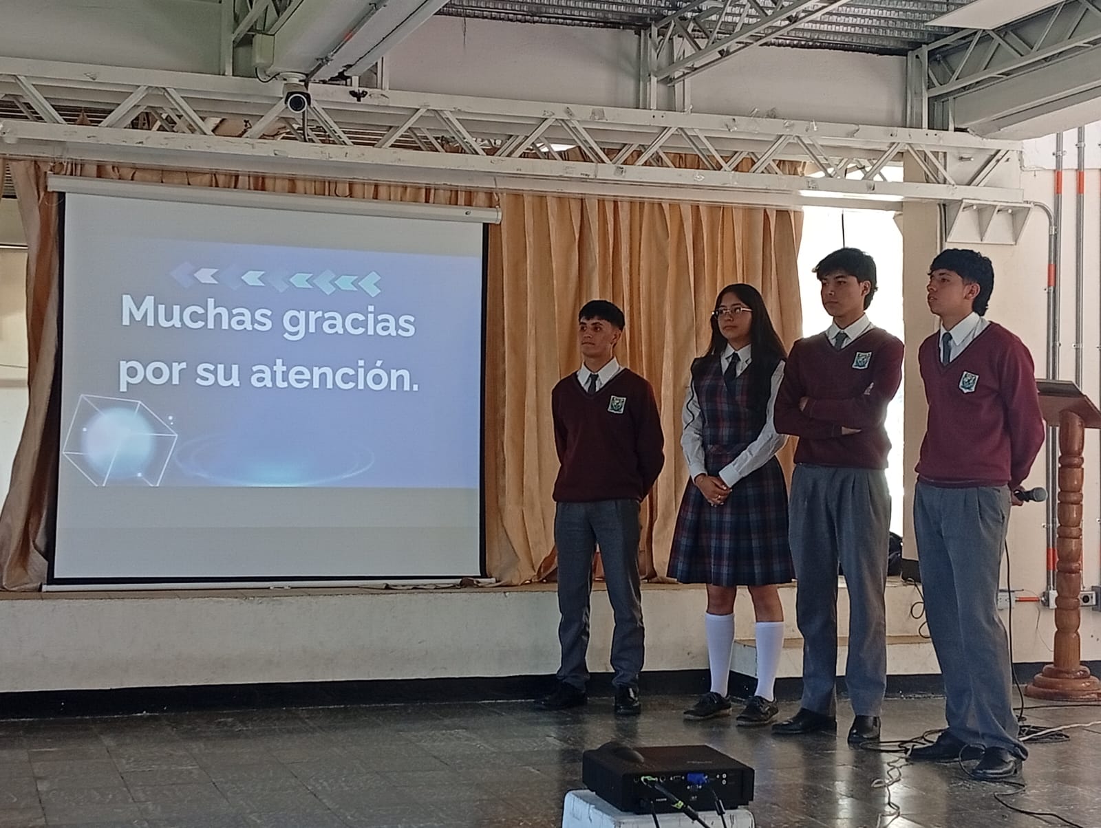 Estudiantes del colegio durante una actividad institucional